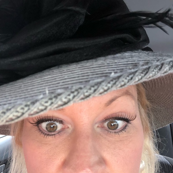 Meet your Posher, Alisha - Picture 2 of 2